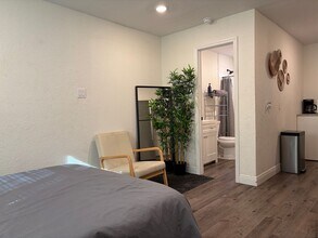 2722 14th Ave S in St. Petersburg, FL - Foto de edificio - Building Photo