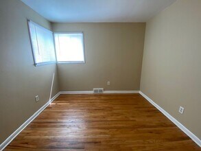 1726-1726 Tanglewood Dr in Akron, OH - Building Photo - Building Photo
