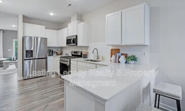 3134 Fall Hls Dr in Winston-Salem, NC - Building Photo - Building Photo