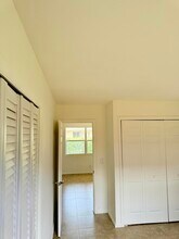 1527 N J St, Unit 3 in Lake Worth Beach, FL - Building Photo - Building Photo