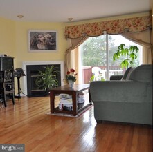 93 Castleton Rd in Princeton, NJ - Building Photo - Building Photo