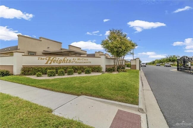 704 E Myrtle Beach Ave, Unit 4 in McAllen, TX - Building Photo - Building Photo