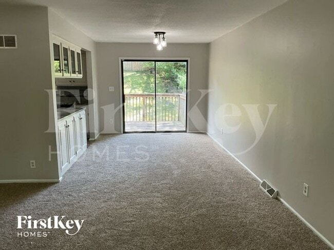 3208 NW Canterbury Pl in Blue Springs, MO - Building Photo - Building Photo