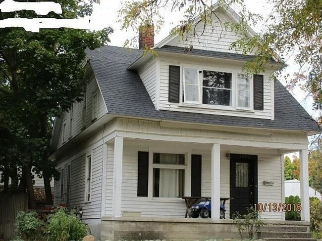 property at 1102 W 11th Ave