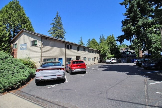4232-4232 SE Cesar Estrada Chavez Blvd in Portland, OR - Building Photo - Building Photo