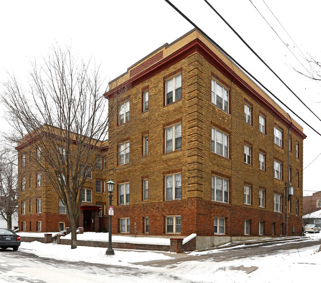 Chatsworth Court Apartments in St. Paul, MN - Foto de edificio - Building Photo