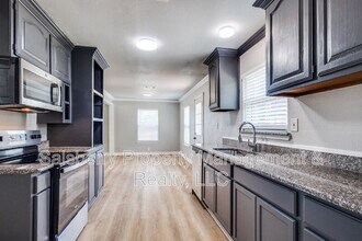 305 S Walnut St in Roanoke, TX - Building Photo - Building Photo
