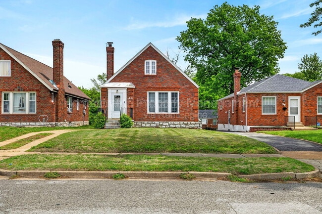 44 Jendale Ct in Jennings, MO - Building Photo - Building Photo