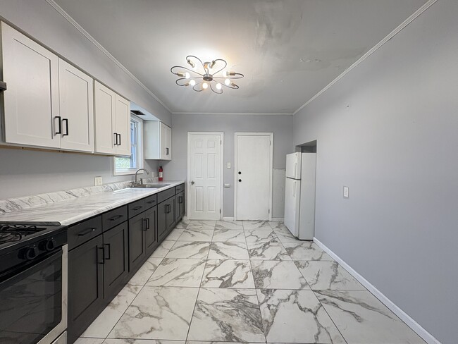 178 Lincoln Pl, Unit 2 in Irvington, NJ - Building Photo - Building Photo