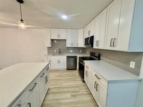 7302 Vista Cliff Dr in Fort Worth, TX - Building Photo - Building Photo