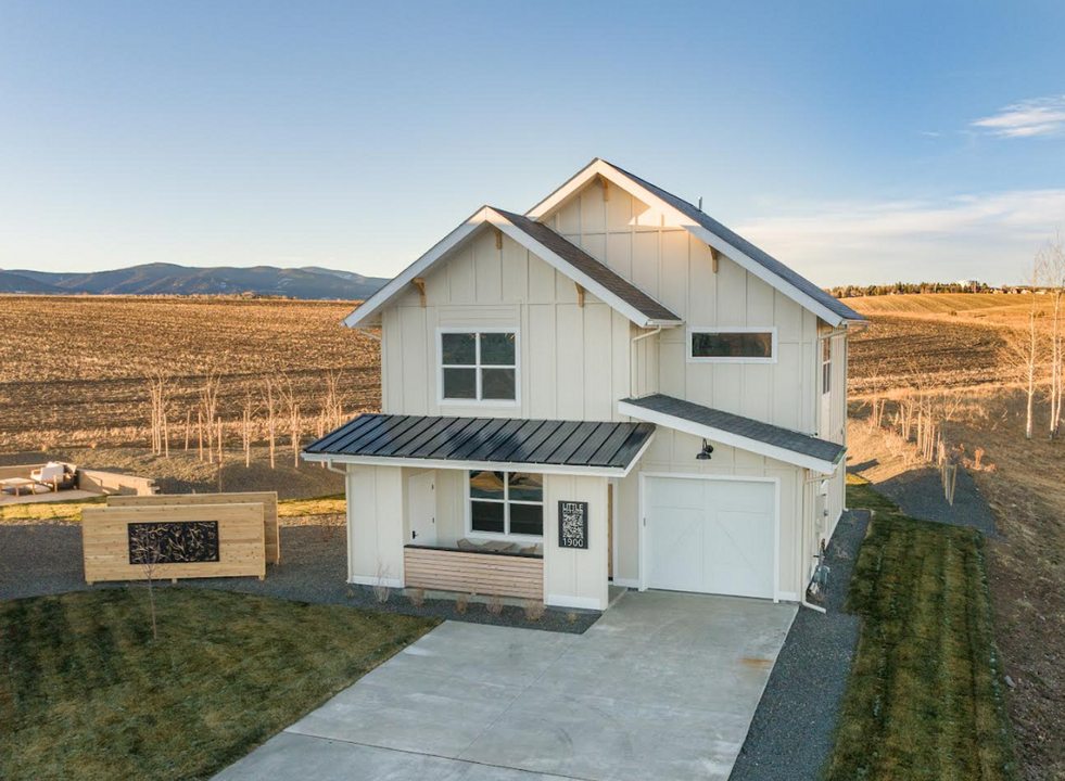 1900 Little Cottage Ln in Bozeman, MT - Building Photo