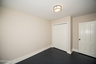 130 Van Dam St, Unit 2 in Saratoga Springs, NY - Building Photo - Building Photo