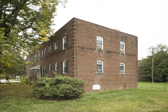 1100 N Kennebec St in Arlington, VA - Foto de edificio - Building Photo