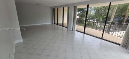 2843 S Bayshore Dr in Miami, FL - Building Photo - Building Photo
