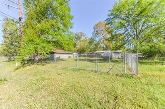 503 Hortense St in Cleveland, TX - Building Photo - Building Photo
