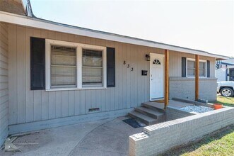 833 Westview Dr in Abilene, TX - Building Photo - Building Photo