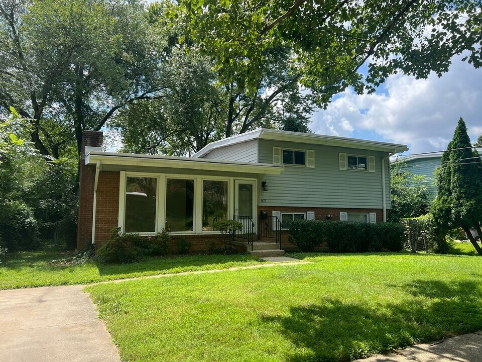 507 Castleford St in Rockville, MD - Building Photo