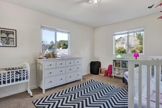 418 Upham St, Unit 418B in Petaluma, CA - Building Photo - Building Photo