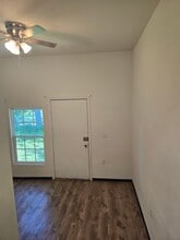 812 E Navarro St in Mart, TX - Building Photo - Building Photo
