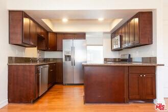 2320 Clark Ln in Redondo Beach, CA - Building Photo - Building Photo