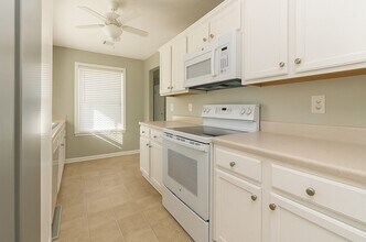 1701 Summerwoods Ln in Griffin, GA - Building Photo - Building Photo