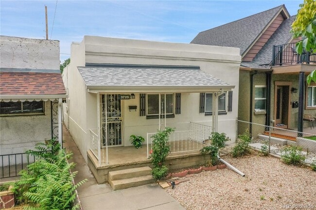 property at 3725 Mariposa St