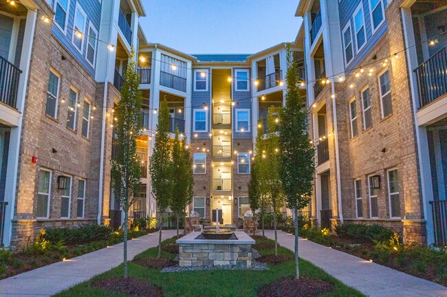 Hawthorne at Parkside in Cary, NC - Foto de edificio - Building Photo