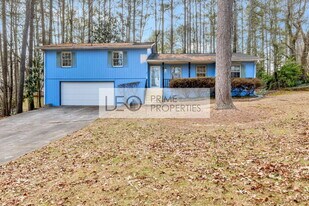 2816 Deerwood Trail in Marietta, GA - Building Photo