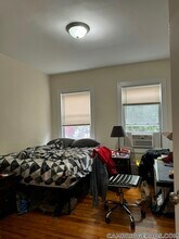 27 Forest St in Cambridge, MA - Foto de edificio - Building Photo