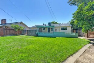 6229 Donnelly Ln in Sacramento, CA - Building Photo