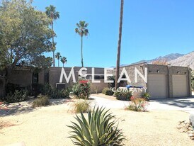 837 N Calle De Pinos in Palm Springs, CA - Building Photo
