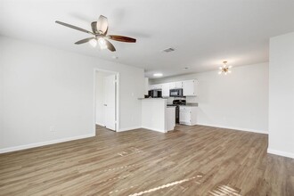 12302 Dellrey Dr in Austin, TX - Building Photo - Building Photo
