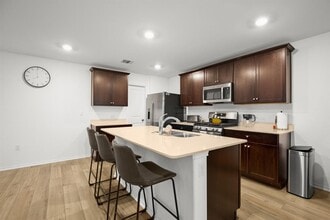 7304 Sparkling Light Dr in Austin, TX - Building Photo - Building Photo