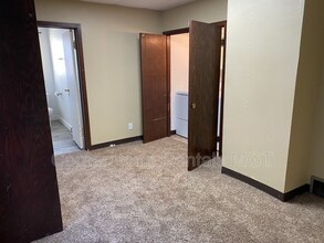 217 Central Ave S in Valley City, ND - Building Photo - Building Photo