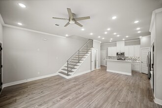 5626 Tommye St-Unit -Unit A in Houston, TX - Building Photo - Building Photo