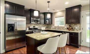 3275 Red Oak Trail in Medina, MN - Building Photo - Building Photo