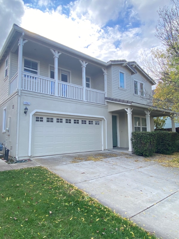 1042 Tulloch Dr in Tracy, CA - Foto de edificio - Building Photo