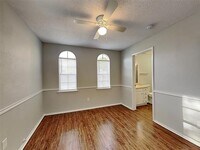 628 E Renfro St photo'