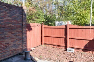 1310 Knob Creek Rd in Johnson City, TN - Building Photo - Building Photo