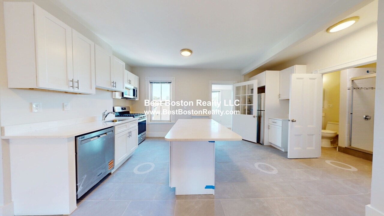 37 Laurel St in Somerville, MA - Building Photo