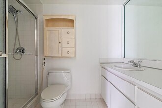 10353 N Kendall Dr in Miami, FL - Building Photo - Building Photo