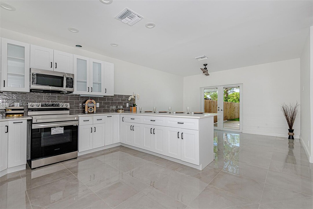 1205 NW 2nd Ave in Fort Lauderdale, FL - Building Photo