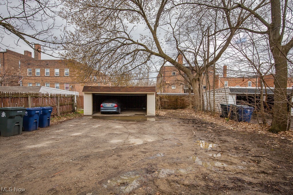 2671 Hampshire Rd in Cleveland Heights, OH - Building Photo