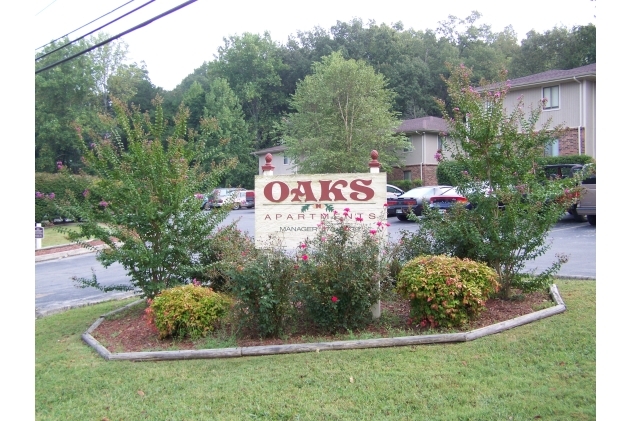 Oaks Apartments in McMinnville, TN - Building Photo