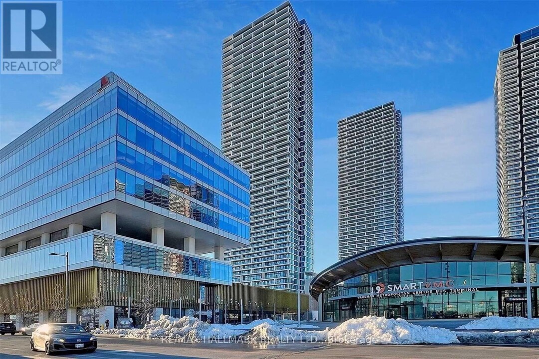 1000-1000 Portage Pkwy in Brampton, ON - Building Photo