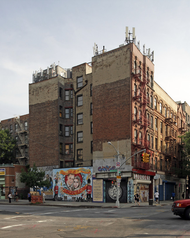 6 Avenue B in New York, NY - Foto de edificio - Building Photo