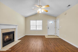 205 Buckskin Dr in New Bern, NC - Building Photo - Building Photo