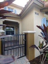 2888 Hidden Hills Rd in Royal Palm Beach, FL - Building Photo - Building Photo