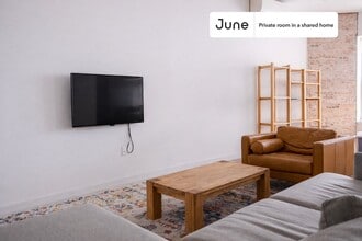 Room in Shared 2 bed/2 bath home in Brooklyn, NY - Building Photo - Building Photo