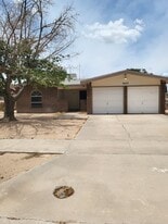 3453 Hollyglen St in El Paso, TX - Building Photo